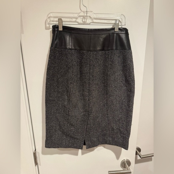 Theory Gray Pencil Skirt Knee-Length Workwear - Picture 2 of 7